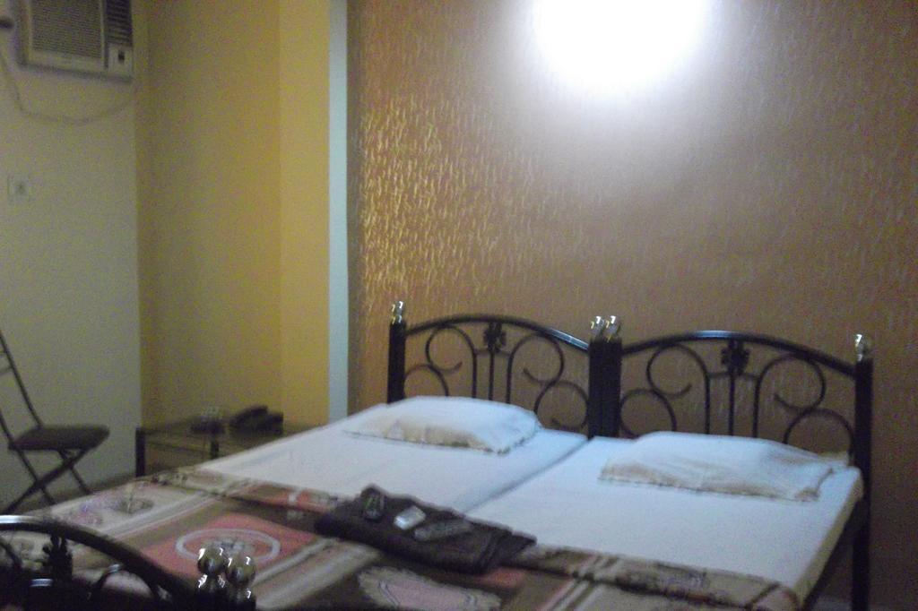 כלכותה Megacity Inn מראה חיצוני תמונה